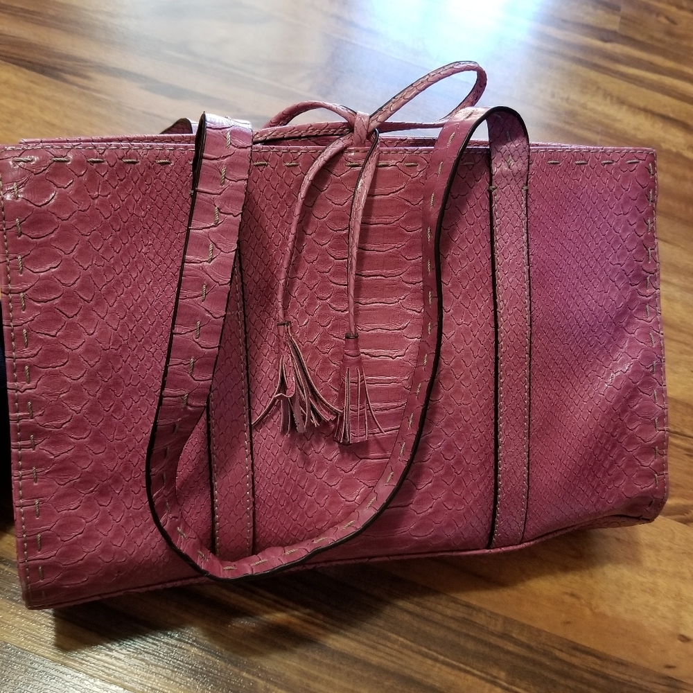 Liz claiborne purse, mint condition, pink